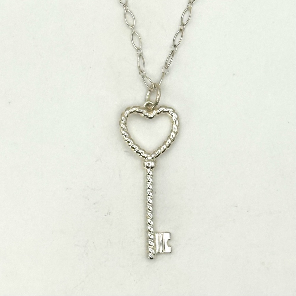 Tiffany & Co RETIRED Sterling Silver Heart Key Pendant Necklace